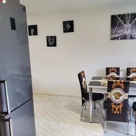 Beautiful & Elegant 2 Bed Room House Манчестър Екстериор снимка